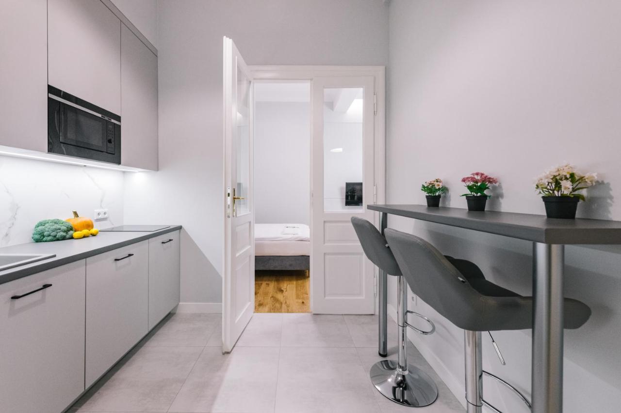 Movart Boutique Aparthotel Krakow Bagian luar foto